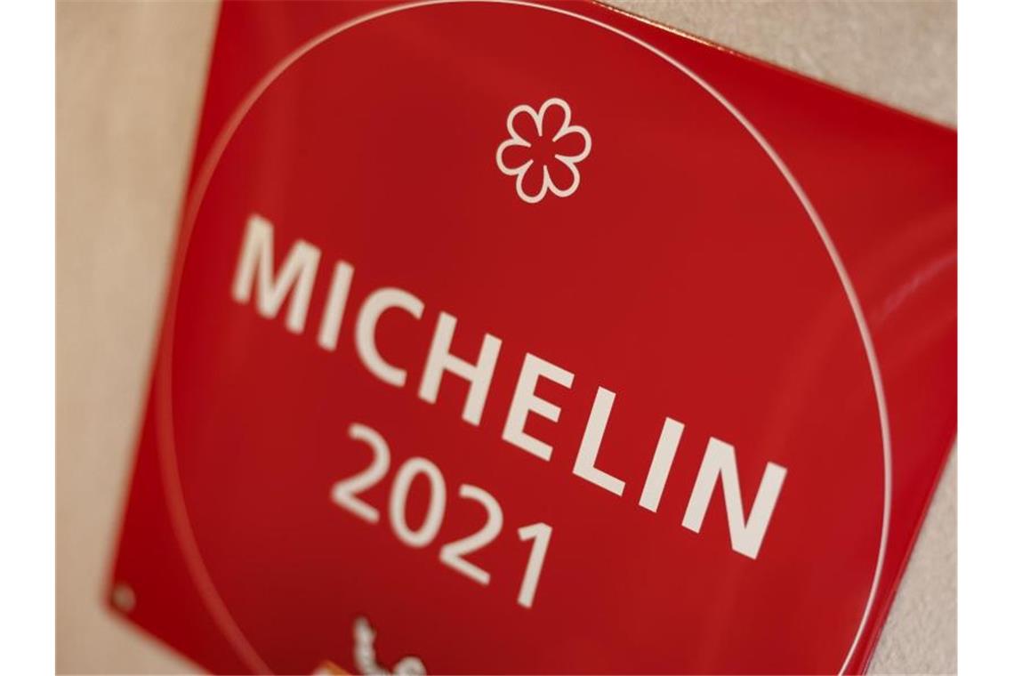 Corona beflügelte die Küchenchefs: so viele Sterne wie nie Der Restaurantführer „Guide Michelin“ hat wieder einmal Sterne vergeben. Foto: Daniel Löb/dpa