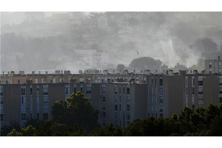 Der riesige Brand bei Marseille versetzte die Einwohner in Schrecken.