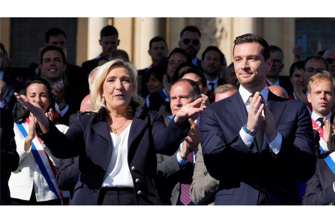 Der RN-Vorsitzende Bardella liegt in den Umfragen mittlerweile vor Le Pen. (Archivbild)