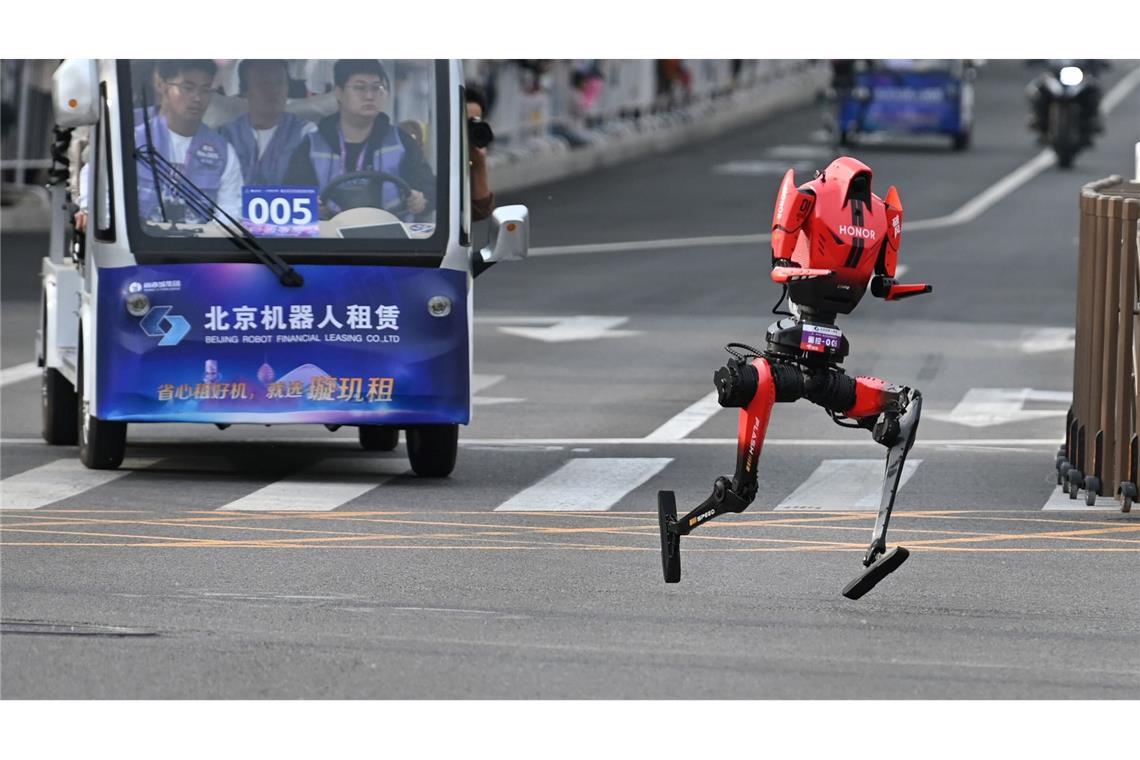 Der Roboter des Smartphone-Herstellers Honor war auch im Trainingslauf der Schnellste.