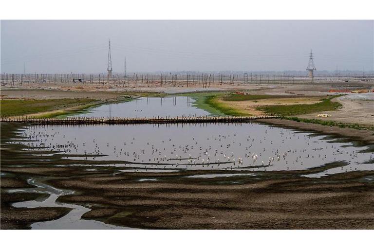 Der Rückgang der Abflussmenge des Ganges zwischen 1991 und 2020 sei für das vergangene Jahrtausend beispiellos, schreiben die Wissenschaftler in ihrer Studie.
