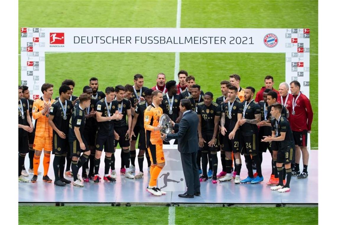 Bayern-Serie, Außenseiter und Corona Der Rückrundenstart der Fußball-Bundesliga wird wegen Corona kräftig durcheinandergewirbelt. Noch ist aber kein Spiel abgesagt. Foto: Sven Hoppe/dpa