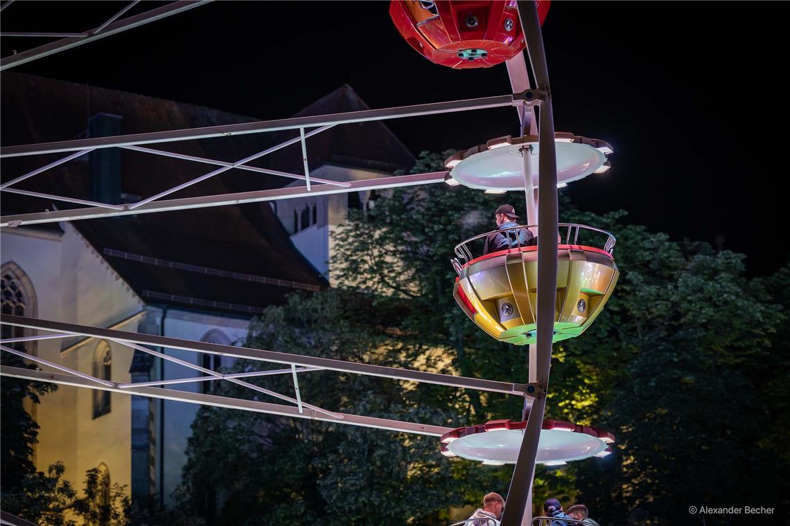 Der Rummel bei Nacht.