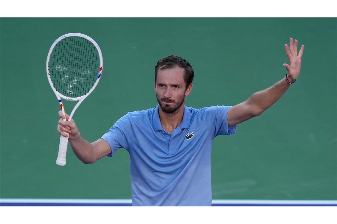 Der Russe Daniil Medvedev jubelt nach seinem Sieg.