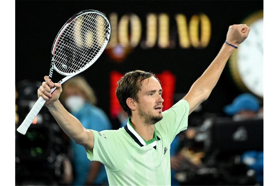 Der Russe Daniil Medwedew dürfte mit einem Finalsieg gegen Rafael Nadal den Spitzenplatz in der Weltrangliste übernehmen. Foto: Dean Lewins/AAP/dpa