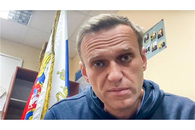 Der russische Machtapparat hält die Leiche des am Freitag voriger Woche für tot erklärten Nawalny weiter unter Verschluss.