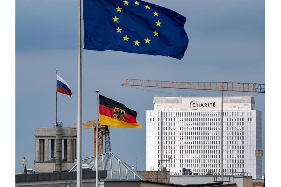 Berlin will Akten im Fall Nawalny weitgehend geheim halten Der russische Oppositionelle Nawalny wird in der Berliner Charité behandelt. Foto: Bernd von Jutrczenka/dpa