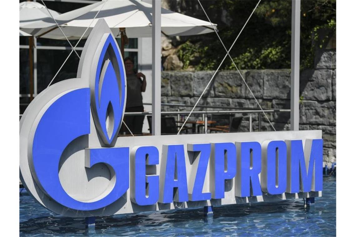 UEFA und F1 mit Konsequenzen: Keine Spektakel in Putins Land Der russische Staatskonzern Gazprom ist ein Premiumsponsor der UEFA. Foto: Patrick Seeger/dpa