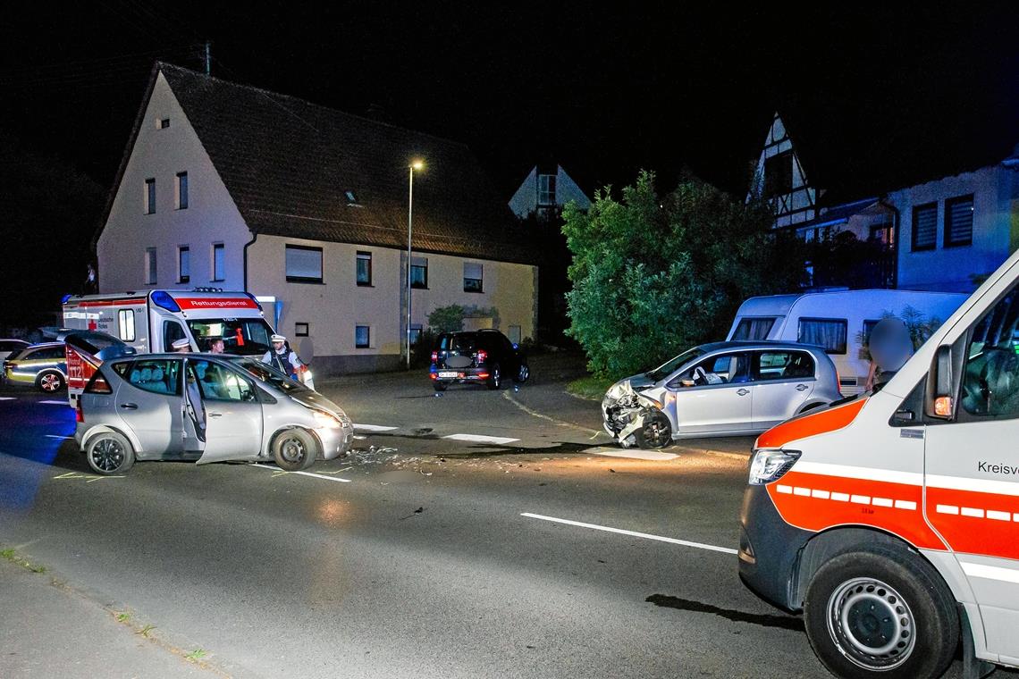 Der Sachschaden beträgt mehrere zehntausend Euro. Foto: Benjanmin Beytekin