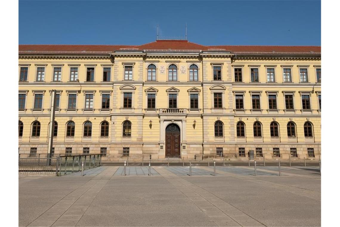AfD darf Kandidaten-Liste in Sachsen auf 30 Plätze erweitern Der sächsische Verfassungsgerichtshof hat den Streit um die Kandidatenliste verhandelt. Foto: Sebastian Willnow