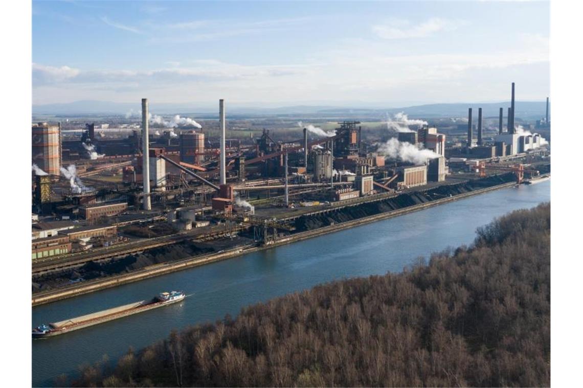 Der Salzgitter-Konzern hatte zuletzt politische und finanzielle Hilfe für die Umstellung der Stahlproduktion auf klimafreundlichere Verfahren gefordert. Foto: Christophe Gateau/dpa