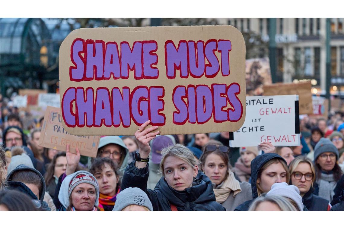 Der Satz "Die Scham muss die Seiten wechseln" stammt von der Französin Gisèle Pelicot. (Archivbild)