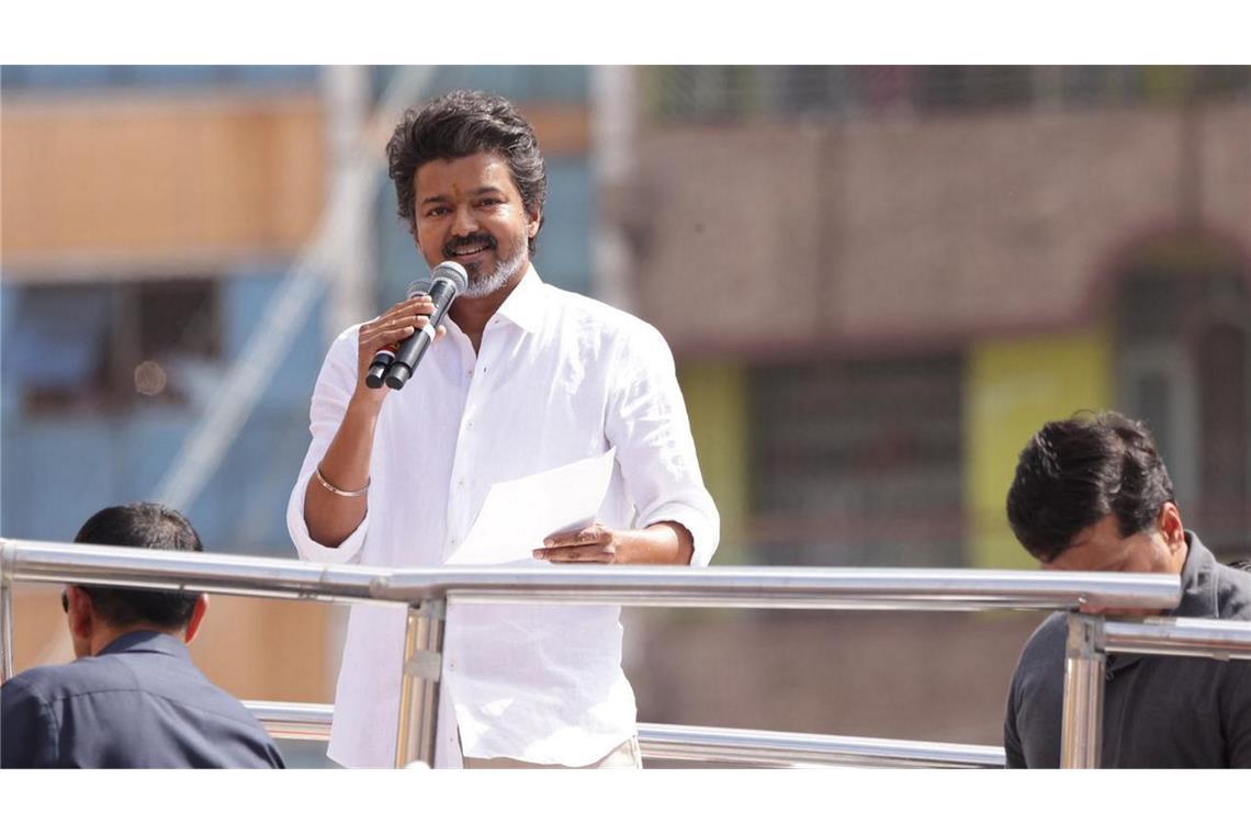 Berichte: 38 Tote bei Massengedränge in Indien Der Schauspieler und Politiker Joseph Vijay Chandrasekhar ist in der Region populär.