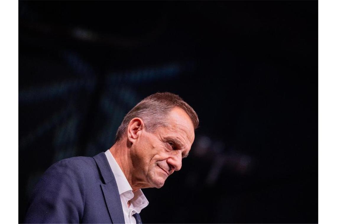 Schneller Rückzug: Mayer gibt Kampf um DOSB-Chefposten auf Der scheidende DOSB-Präsident Alfons Hörmann hat sich mit dem Coronavirus infiziert. Foto: Rolf Vennenbernd/dpa