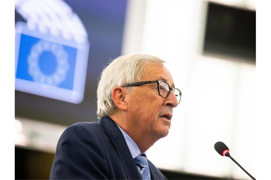 Rührung und Witz: Jean-Claude Juncker nimmt Abschied Der scheidende Präsident der Europäischen Kommission, Jean-Claude Juncker, verabschiedcet sich im Europäischen Parlament. Foto: Philipp von Ditfurth/dpa