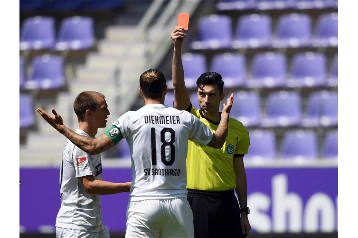 Rot für Diekmeier und ein 1:3: Neustart für Sandhausen