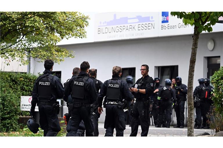 Der Schüler soll eine Lehrerin angegriffen haben.