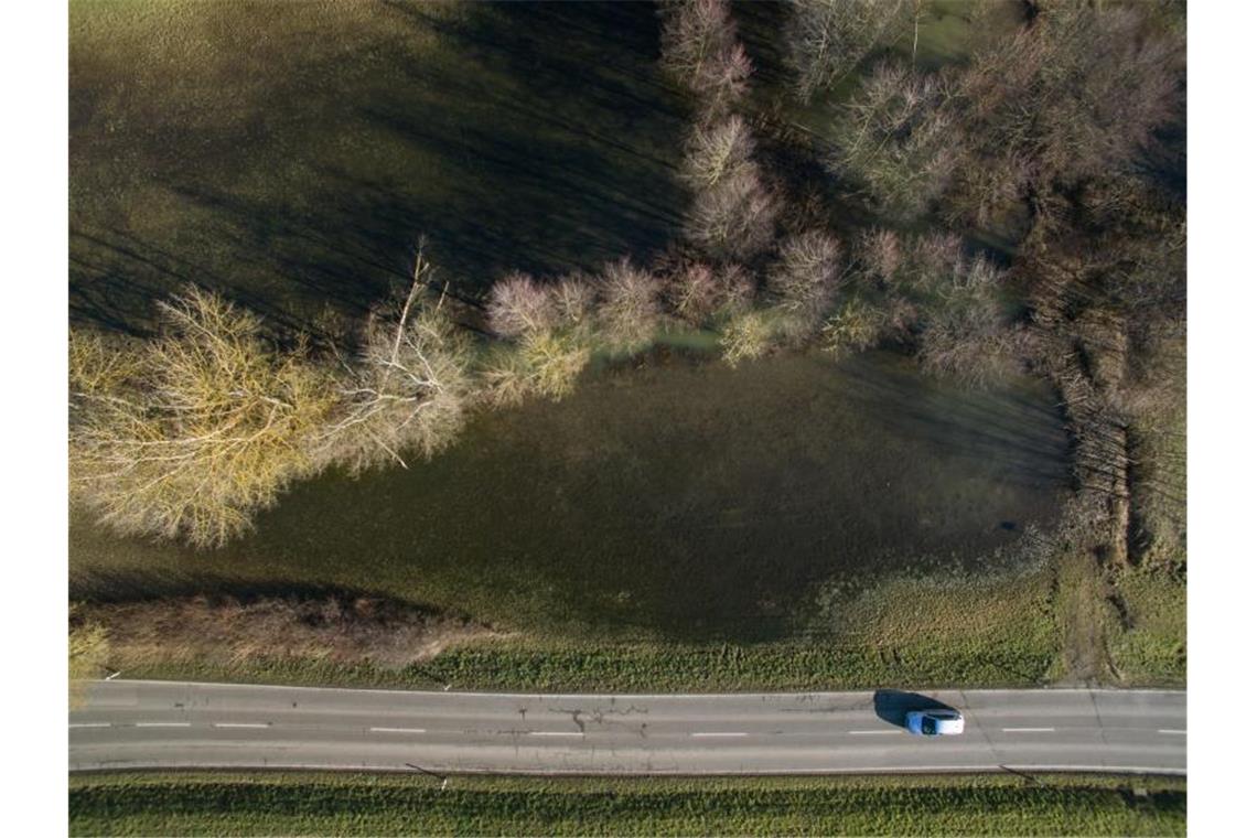 Der See war nach Angaben der Stadt Eppingen durch den Rückstau des Dammes am kleinen Hilsbach entstanden. Foto: Marijan Murat/dpa