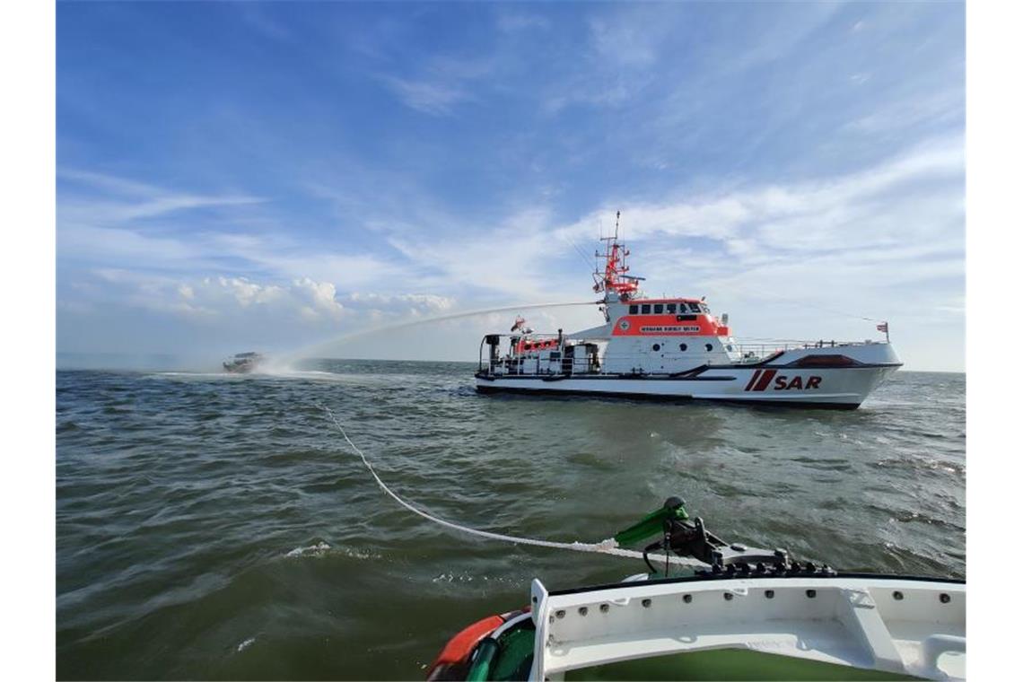 Spektakuläre Rettung eines Motorbootfahrers aus Nordsee