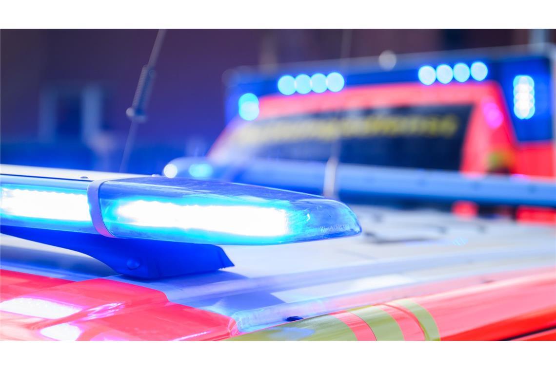 Der Senior kam mit seinen schweren Verletzungen in ein Krankenhaus. (Symbolbild)