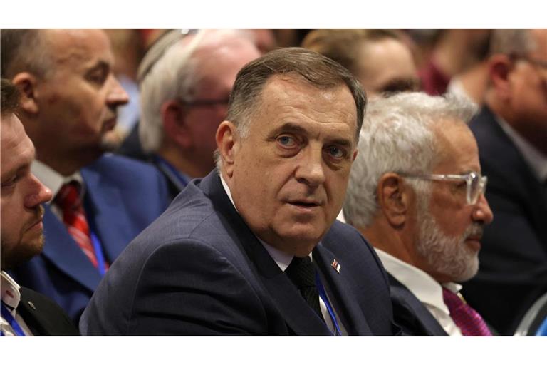 Der Serbenführer Milorad Dodik wird per internationalem Haftbefehl gesucht.