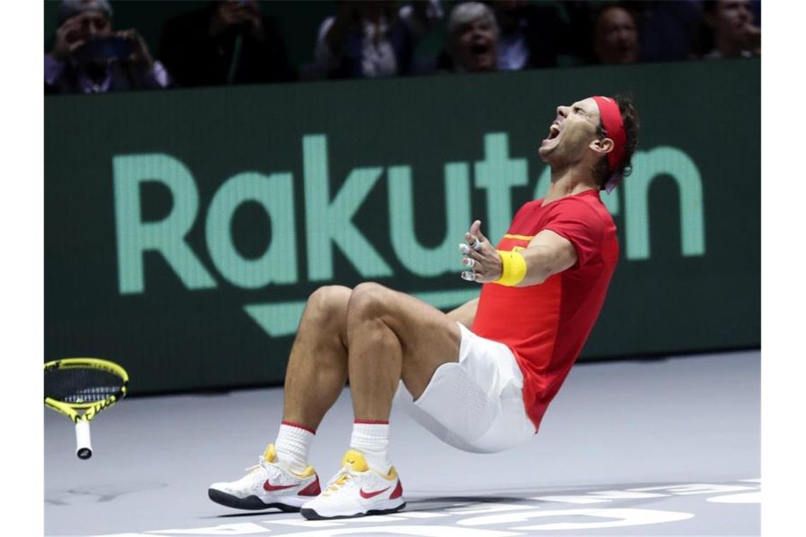 Dank Nadal: Spanien gewinnt zum sechsten Mal den Davis Cup Der Sieg gegen Shapovalov bedeutet für Nadal den 29. Einzel-Erfolg im Davis Cup in Serie. Foto: Manu Fernandez/AP/dpa
