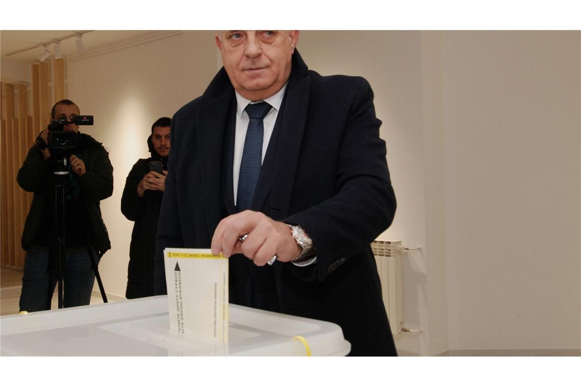 Der Sieger ist ein Vertrauter des bisherigen Präsidenten Milorad Dodik.
