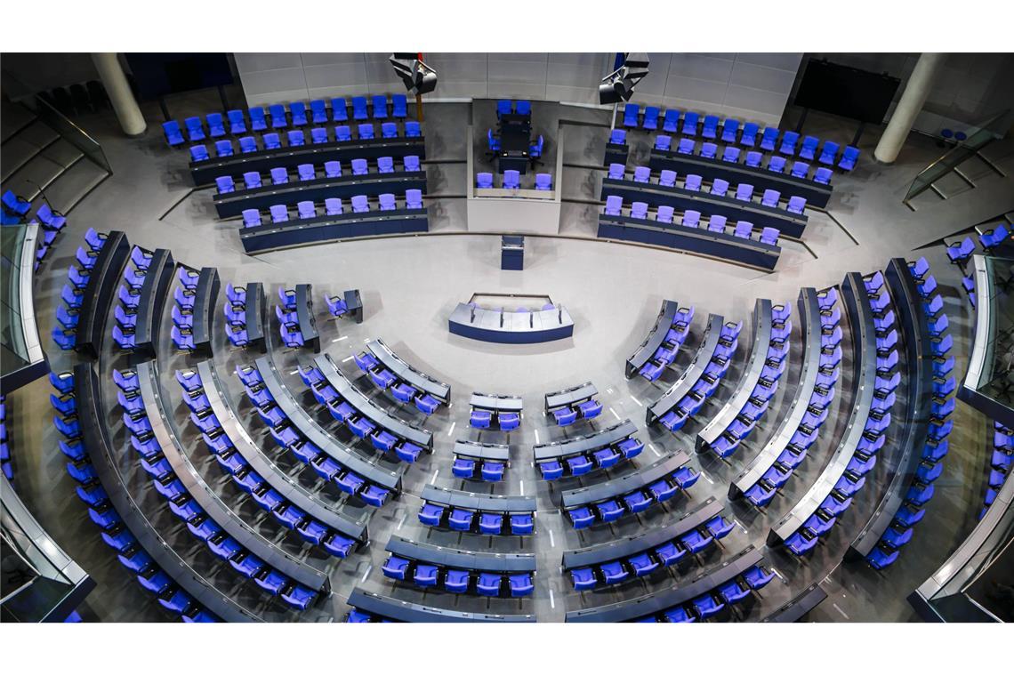 Wer sitzt wo im Bundestag? Der Sitzungssaal im deutschen Bundestag.