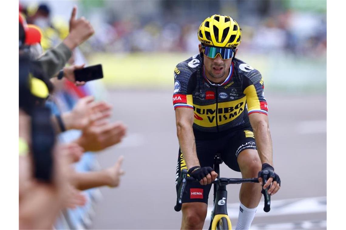 Schwarzer Tag für Roglic - Gelber Traum für van der Poel Der Slowene Primoz Roglic zeigte Schwächen und fiel im Gesamtklassement zurück. Foto: Pool Luca Bettini/BELGA/dpa