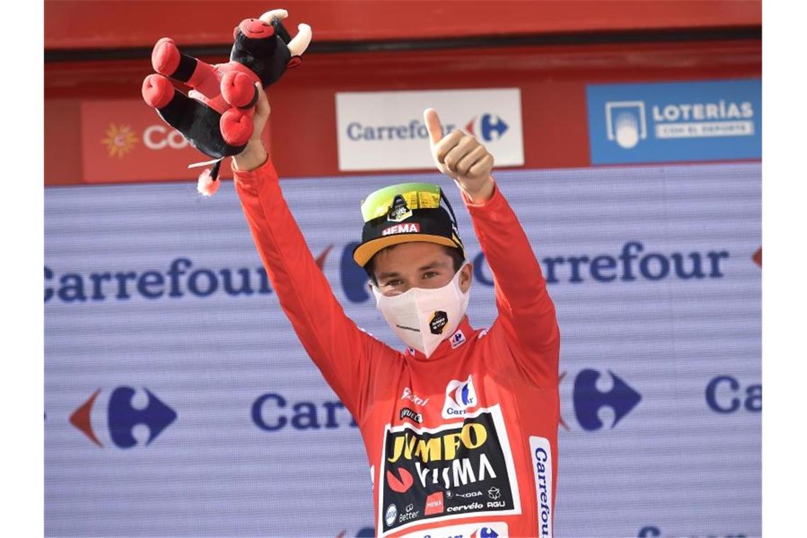 Starker Roglič übernimmt mit Etappensieg die Vuelta-Führung Der Slowene Primož Roglič eroberte bei der Vuelta wieder das Rote Trikot. Foto: Alvaro Barrientos/AP/dpa