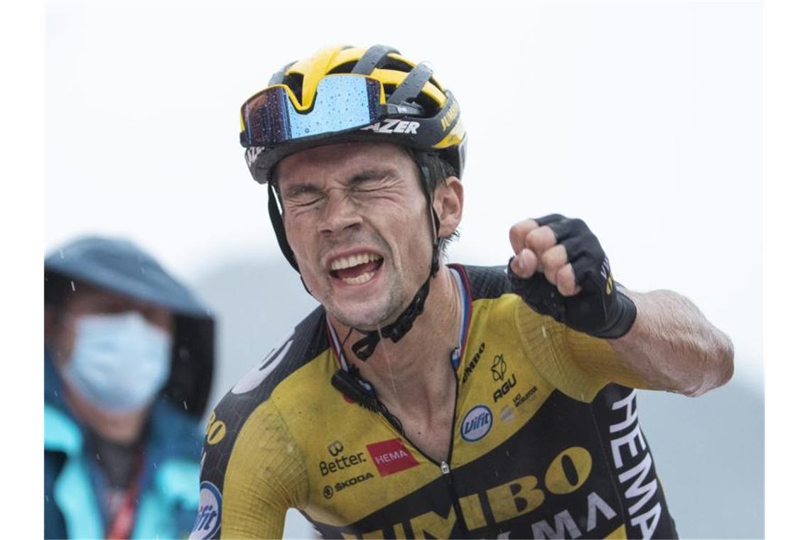 Starker Roglič übernimmt mit Etappensieg die Vuelta-Führung Der Slowene Primož Roglič feierte bei der Vuelta seinen dritten Etappensieg und eroberte das Rote Trikot zurück. Foto: Lalo R. Villar/AP/dpa