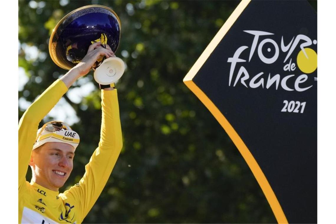 Der Slowene Tadej Pogacar hat die 108. Tour de France gewonnen. Foto: Christophe Ena/AP/dpa