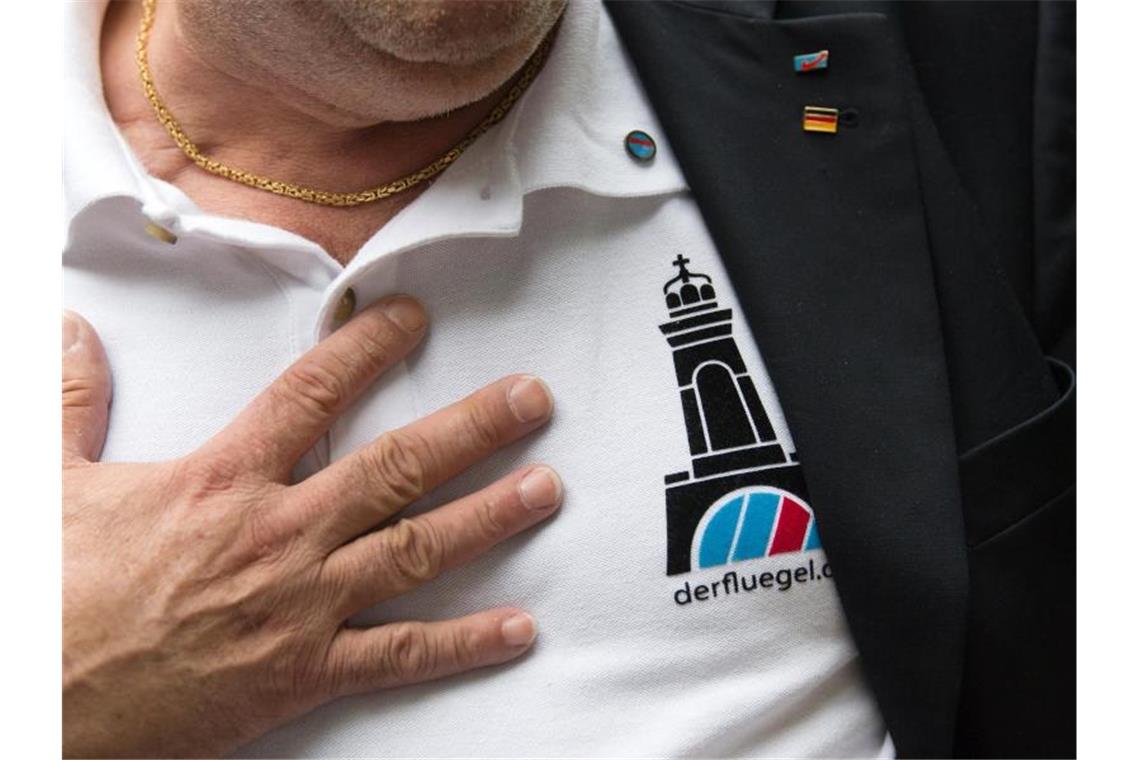 AfD-„Flügel“ soll offenbar reaktiviert werden Der sogenannte „Flügel“ existiert in der AfD zumindest offiziell nicht mehr. Kreise sollen aber versucht haben, an den gewählten Kreisverbänden vorbei alte Flügelstrukturen zu reaktivieren (Symbolbild). Foto: Hendrik Schmidt/dpa-Zentralbild/dpa