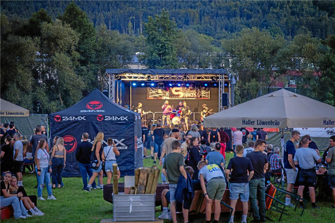 Der Sommerabend mit Rockmusik in Fornsbach war ein Erfolg. Foto: Stefan Bossow
