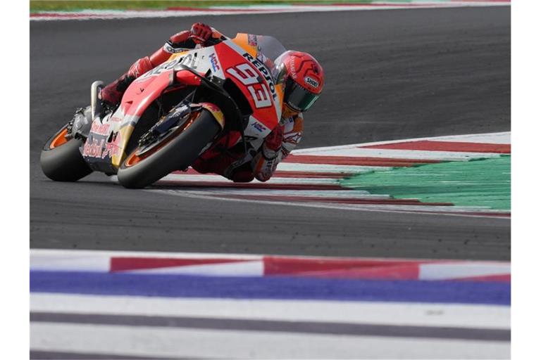 Der Spanier Marc Marquez leidet an Sehstörungen. Foto: Antonio Calanni/AP/dpa