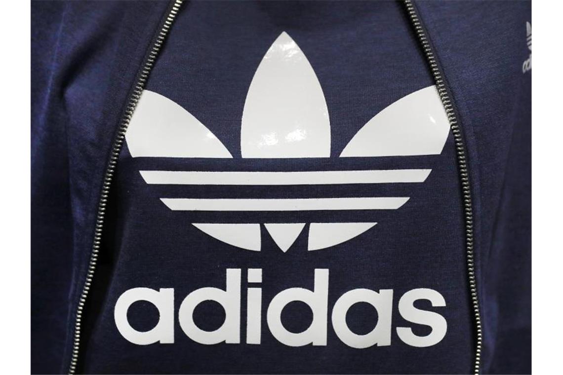 Lambrecht empört über Mietzahlungs-Stopp großer Unternehmen Der Sportartikelhersteller Adidas will keine Miete mehr zahlen. Foto: Daniel Karmann/dpa