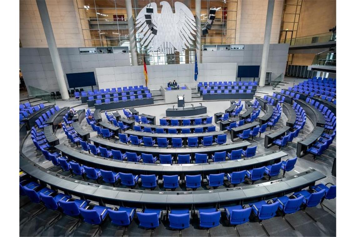 Der Sportausschuss des Bundestages präsentierte die 103 Seiten starke „Nationale Strategie Sportgroßveranstaltungen“. Foto: Michael Kappeler/dpa