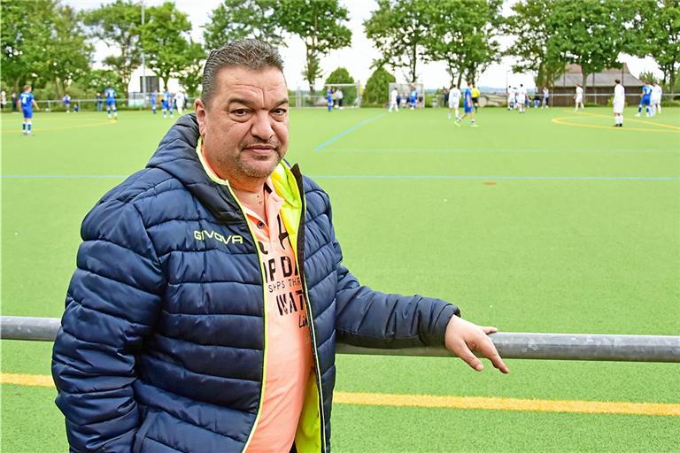 Der Sportgerichtsvorsitzende Rainer Lasartzyk ist oft auch persönlich auf den Sportplätzen der Region anzutreffen. Foto: Tobias Sellmaier