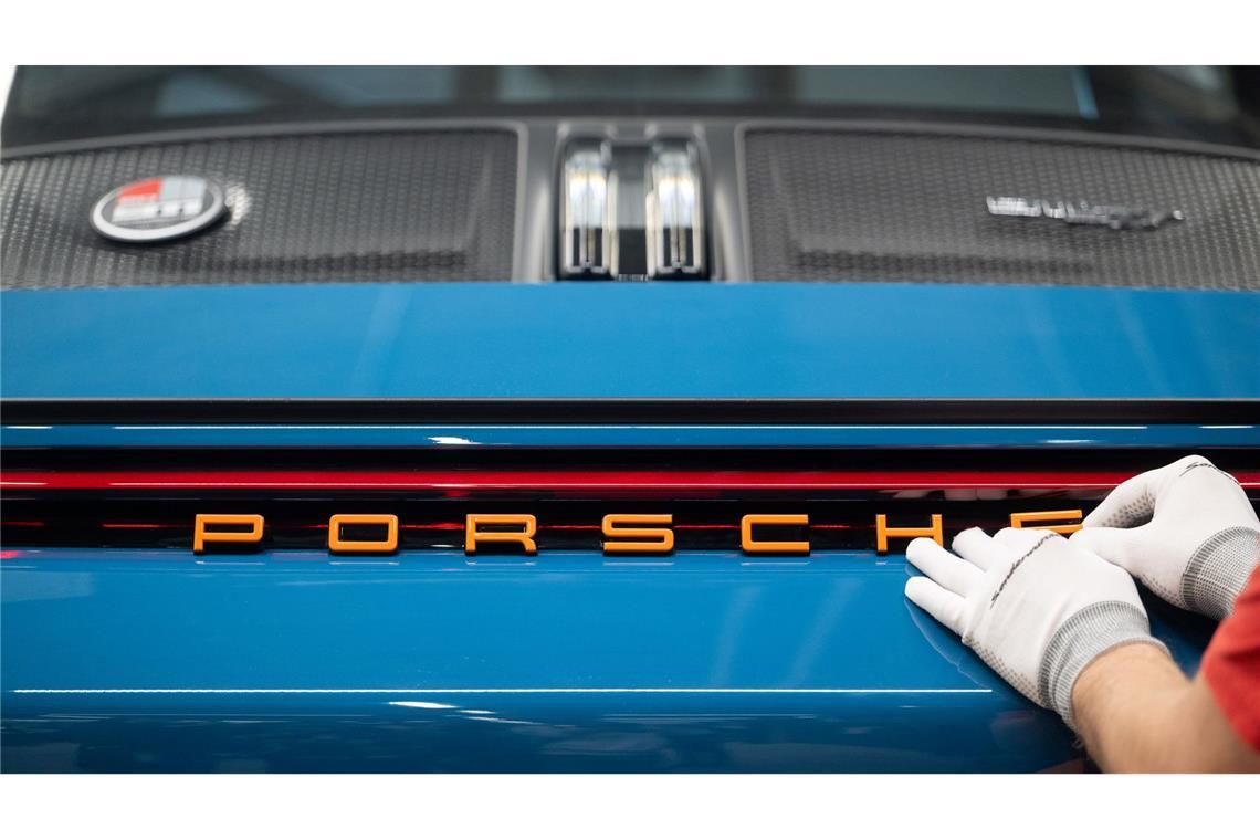 Porsche-Chef Blume kündigt weiteres Sparprogramm an Der Sportwagenbauer kämpft mit mehreren Problemen. (Archivbild)