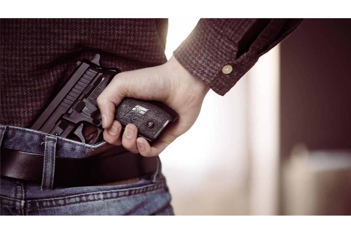 Warum mehr als 200 Extremisten Waffen besitzen dürfen Der Staat will Extremisten die Waffenerlaubnis entziehen – aber die Verfahren brauchen Zeit.