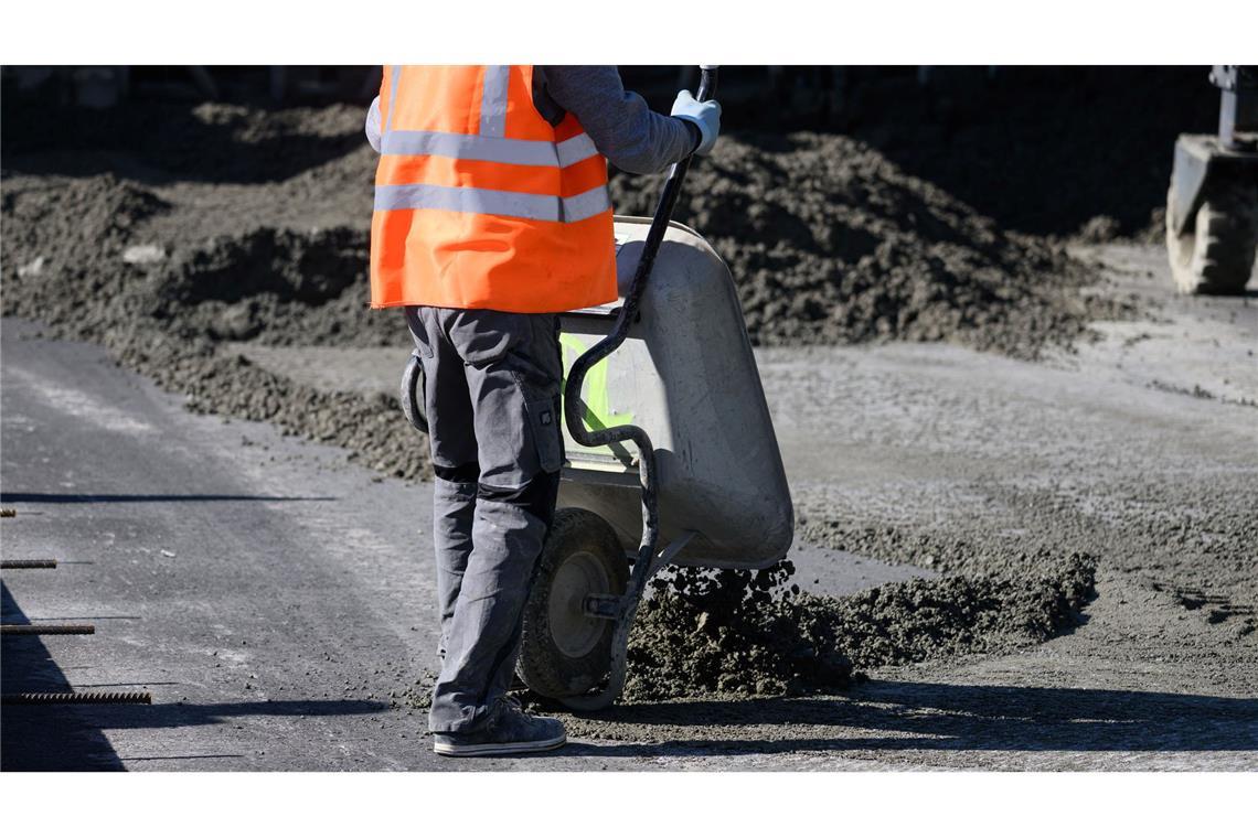 Der Staat will Milliarden in Straßen, Schienen und Verteidigung investieren. Das sollte die heimische Konjunktur anschieben. (Symbolbild)