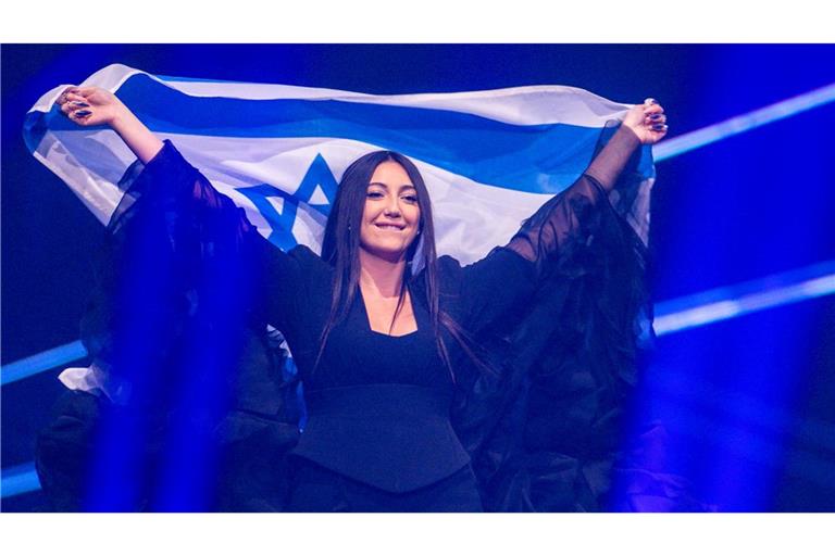 Der staatliche TV-Sender RTVE kündigte derweil an, man werde eine Überprüfung des Publikumsvotings beantragen, das die Teilnehmerin Israels(Yuval Raphael mit dem Song "New Day Will Rise") am Samstag auf Platz 2 katapultiert hatte.