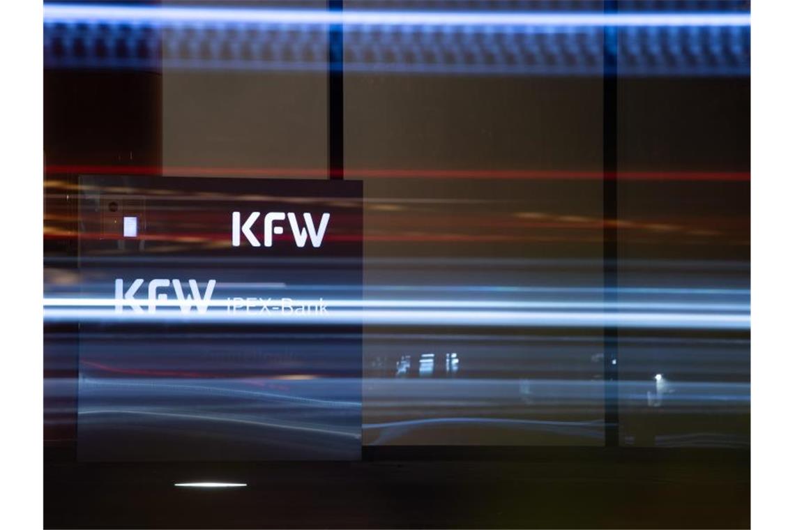 Der staatlichen Förderbank KfW zufolge sollen keine Anträge mehr für Fördergelder für private Ladestationen von E-Autos gestellt werden. Foto: Sebastian Gollnow/dpa