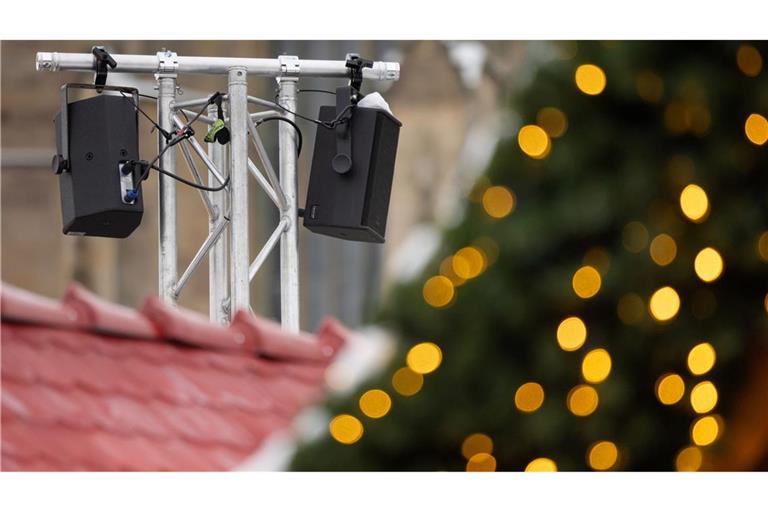 Der Staatsschutz ermittelt wegen rechtsradikaler Musik auf einem Weihnachtsmarkt. (Archivbild)