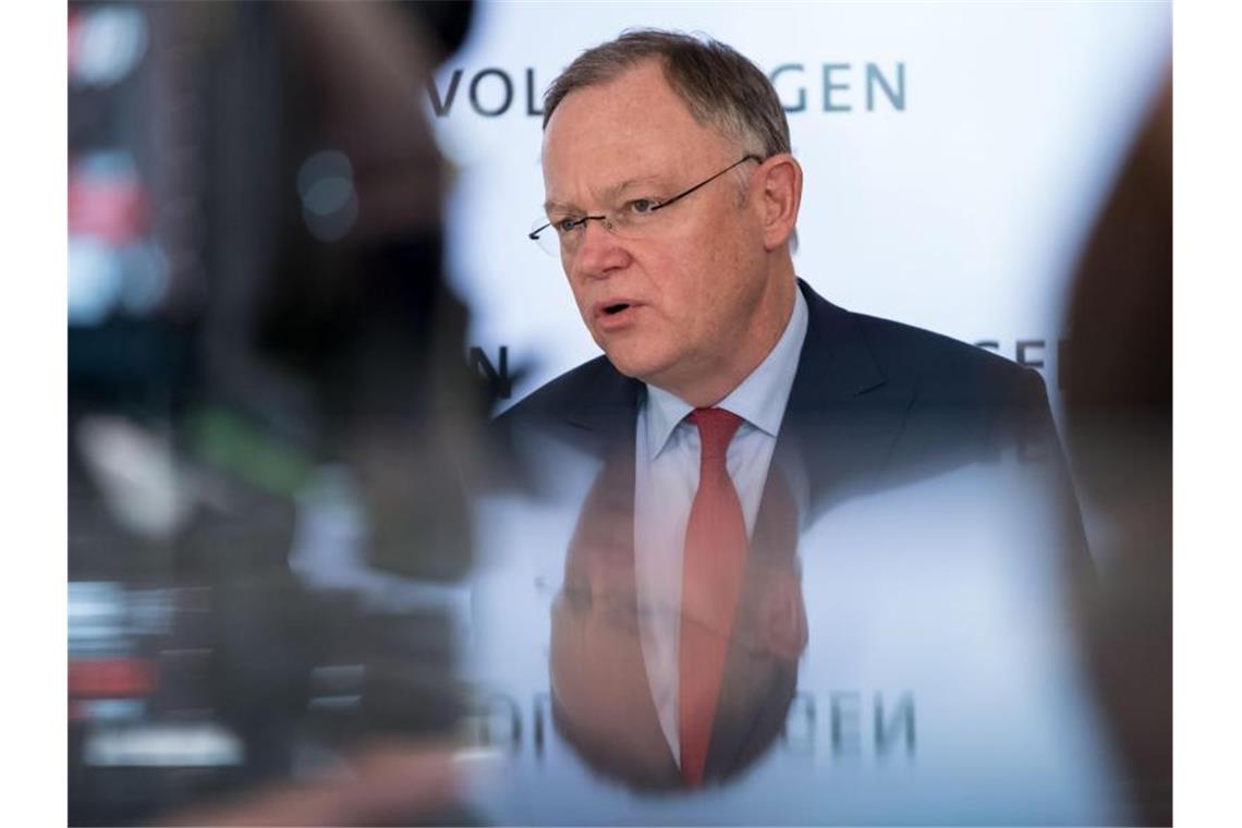 VW-Aufsichtsrat Weil äußert sich zu Werk in Südosteuropa „Der Stand der Dinge ist, dass es keine abschließende Entscheidung des Aufsichtsrats gibt“, sagte Niedersachsens Ministerpräsident Stephan Weil. Foto: Peter Steffen