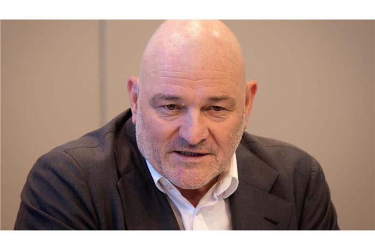 Der stellvertretende Brandenburger Ministerpräsident und Finanzminister Robert Crumbach (BSW) hofft auf eine Lösung im Streit um die Rundfunkreform. (Archivbild)