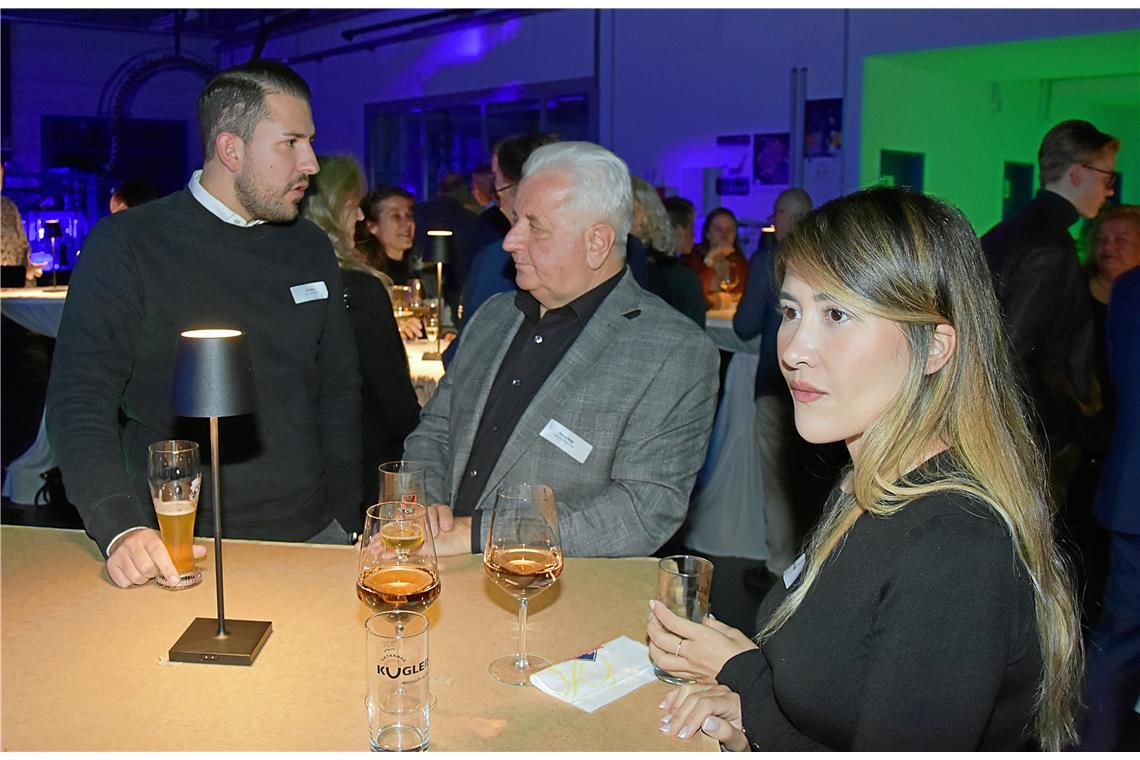 Der stellvertretende Vorsitzende Felix Weiß (links) im Gespräch . 
