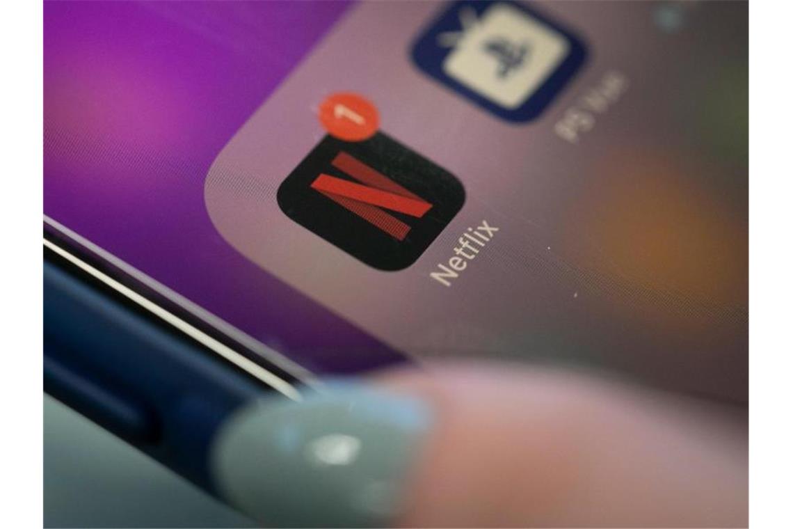 „Stranger Things“ hilft Netflix in die Spur Der Streaming-Riese Netflix hat im dritten Quartal dank Hitserien wie „Stranger Things“ wieder kräftig neue Kunden hinzugewonnen. Foto: Jenny Kane/AP/dpa