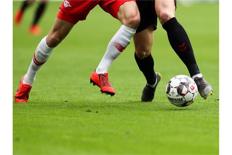 Der Streamingdienst DAZN soll sich die Rechte an der Bundesliga gesichert habe. Foto: Jan Woitas