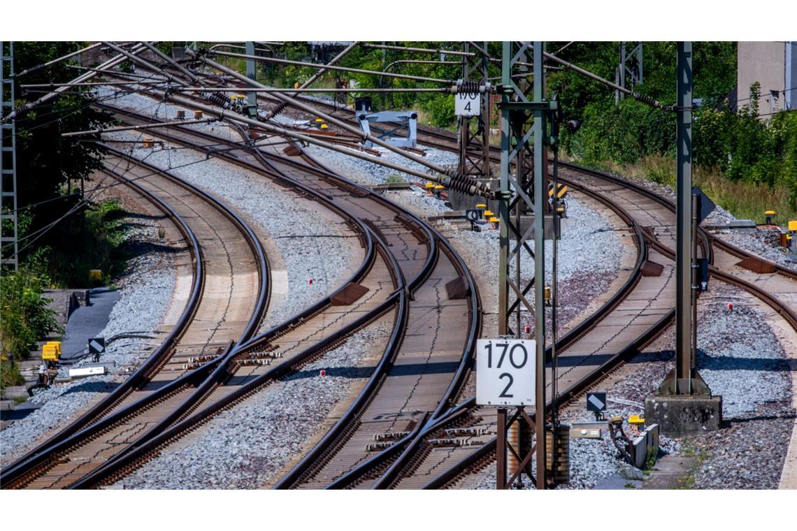 Der Streckenabschnitt zwischen Hamburg und Berlin soll bis April 2026 gesperrt werden. (Archivbild)